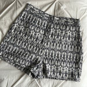 Reserved Woven High-Waisted Shorts (EU 38)